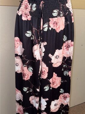 Small- Soft Black Wide Leg Floral Pants w/ Pink Roses and Stretchy Smocked Waist